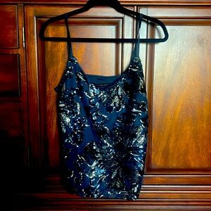 White House Black Market Sequin Cami Sz M Navy with Nlack Sequin Design